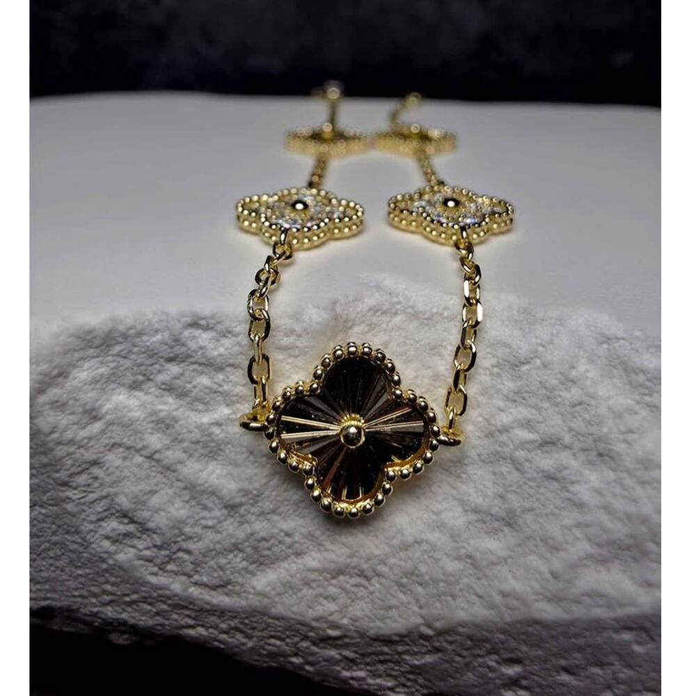 7"+1" 0.42ct Moissanite & Diamond-Cut Clover Bracelet in Gold Over Silver - Picture 2 of 8